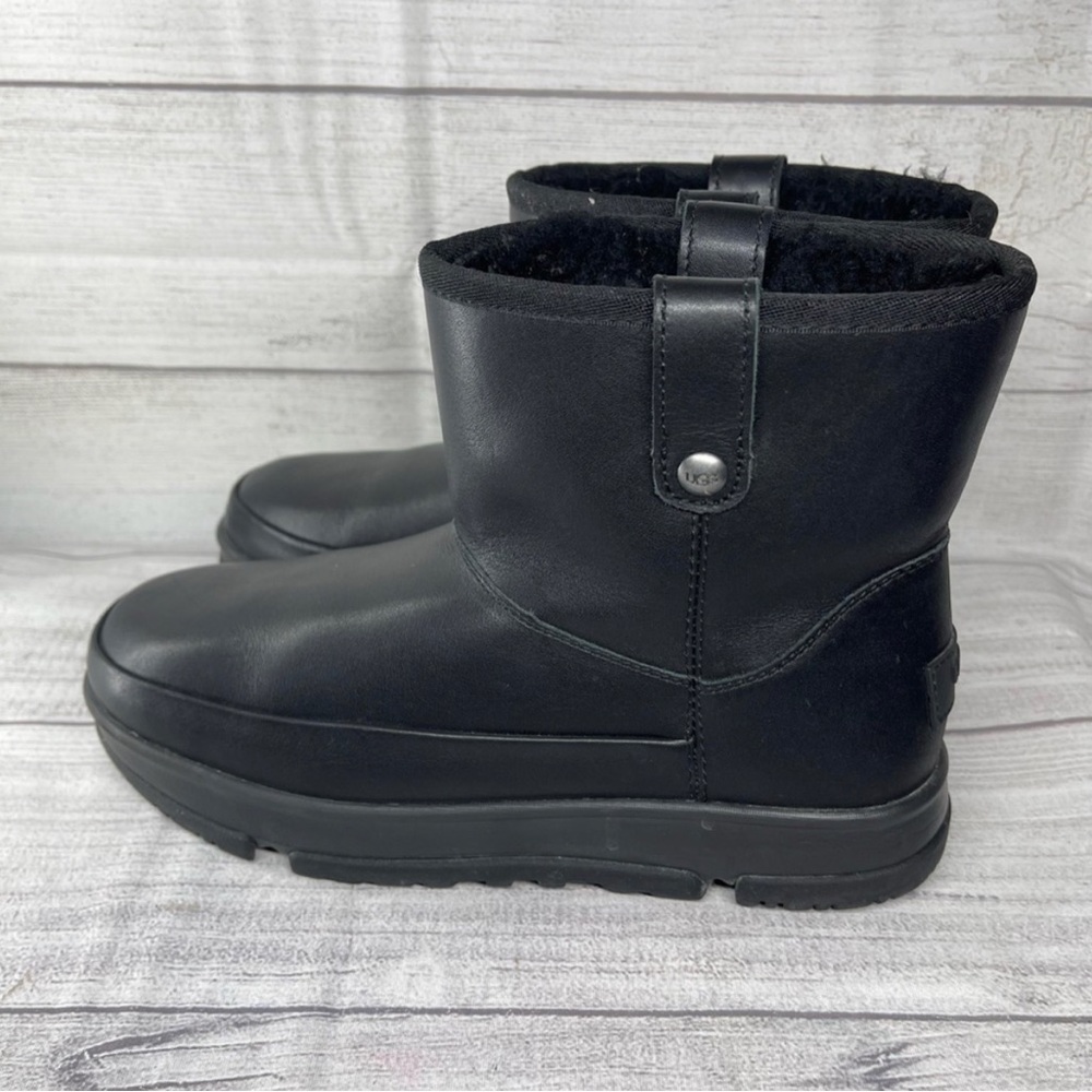 Women’s 7 UGG Classic Weather Mini Black Leather & Wool Boots - Picture 2 of 7